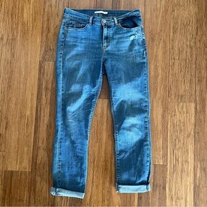 Levi’s classic straight jeans size 6 / W28 L30